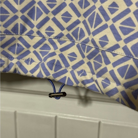 Sport Savvy Geometric Patterned Top - Picture 6 of 8